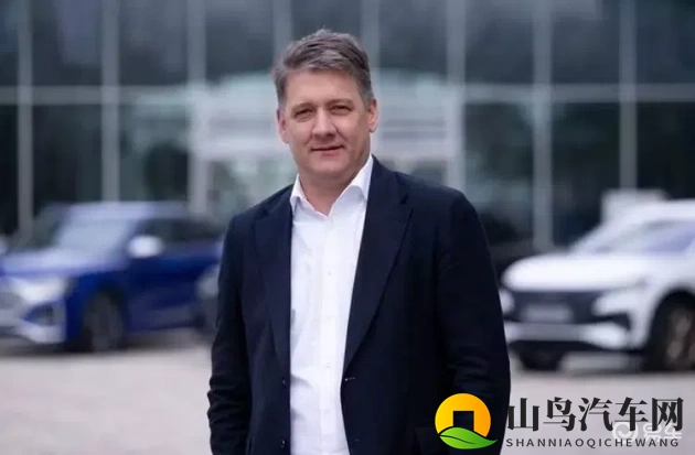 扒开腿cao烂你小sao货漫画：揭示羞耻内容，漫画中露骨描绘引发争议-2