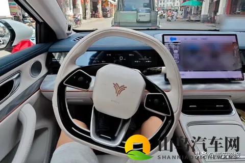 突然火了！年轻人捡漏倒闭车企“烂尾车”，有人半价买哪吒，有人12万元抄底高合，“开10万公里就回本了”-2