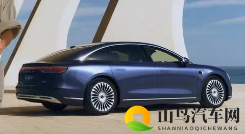 换标增配再出征！新款享界S9产品力硬刚同级竞品-1