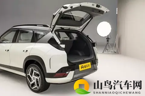 12万的新款北京现代E0羿欧,值不值得入手?-3