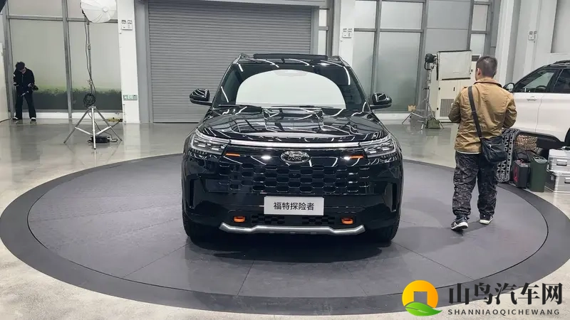 全新亮相的福特探险者昆仑穿越版，值得考虑吗？-1