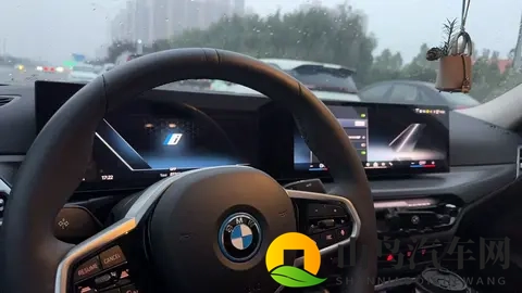 隔着帘子羞耻精油按摩：汽车美容新潮流：精油按摩，车内舒适升级-2