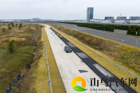 北京现代EO羿欧场地科目体验，底盘下功夫了，15万以内非常能打-2