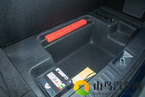 家庭出行就选深蓝S09，空间大、配置高、动力强，性价比还超高！-3