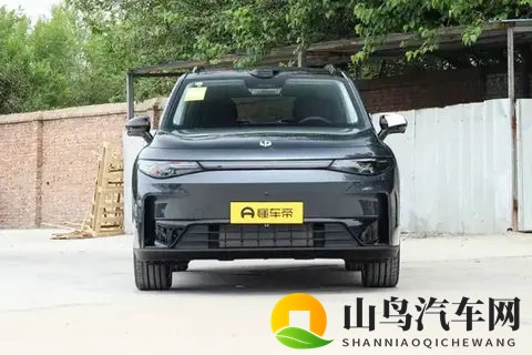 156寸后排大屏+六座布局,这台增程纯电SUV真香价开售-3