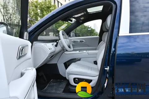 华为辅助驾驶+零重力座椅，大6座SUV这台深蓝S09如何？-1