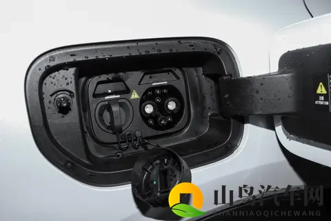 15 万级纯电 SUV，年轻人值得试吗？- 深蓝 S05 长续航版-2