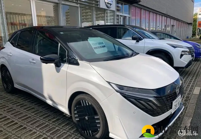 新日产NOTE实车亮相，尺寸胜本田飞度，混动技术燃爆-1