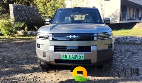 既有越野车的硬派，也有家用车的细腻，试驾方程豹钛7-1