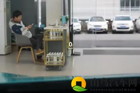 全系激光雷达+8295芯片，预售1499万起，这款车能火吗？-3