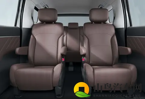 五菱星光730怎么选？73万起售，4款配置详细分析，838万版最值-1