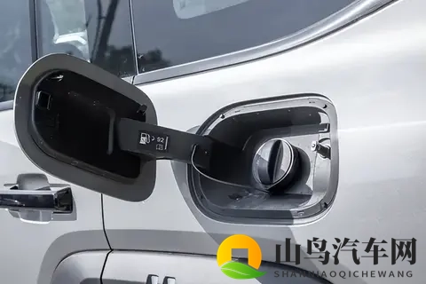 越野圈炸锅了！这台国产SUV一出手，合资硬派都慌了！-1