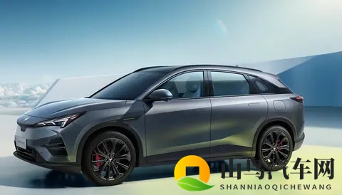 60岁女人如狼似虎的身材特点：六十岁女性独特魅力身材引人注目-2