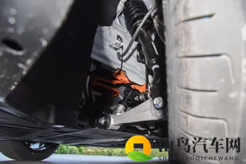 拒绝平庸！零跑Lafa5开启预售“高颜值运动轿跑”新标准-1