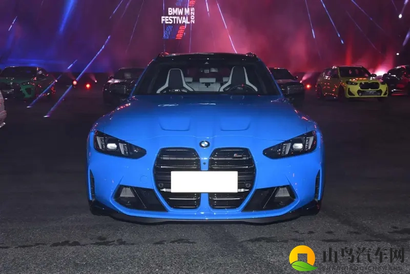 配3.0T双涡轮增压发动机，宝马M3旅行版上新26款！-1