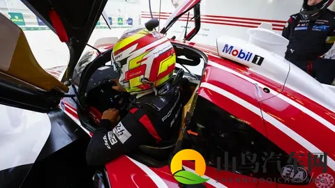 精彩纷呈！保时捷斩获2025年WEC厂商季军-1