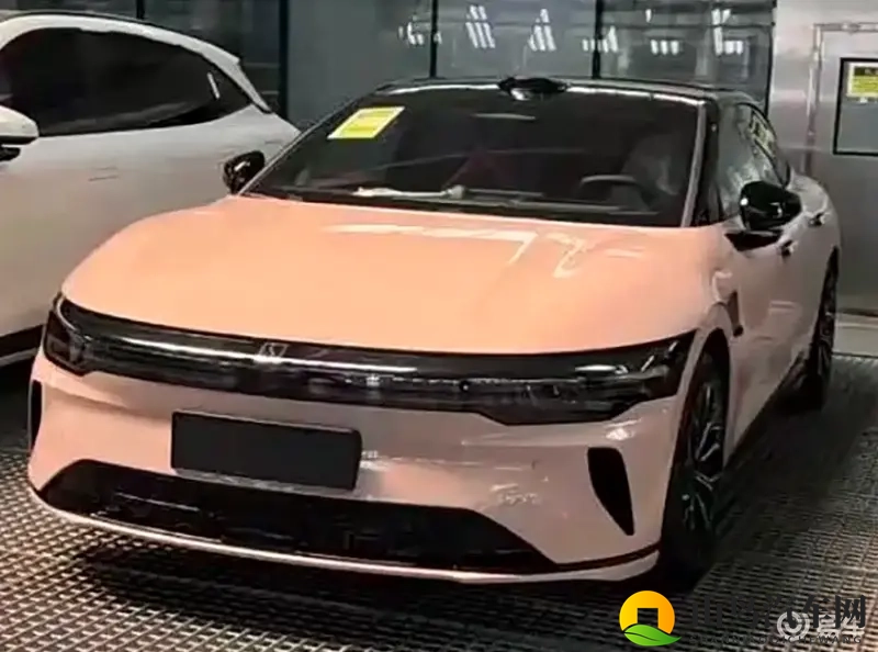 新款极氪007预计26年二季度上市 向极氪007GT看齐-1