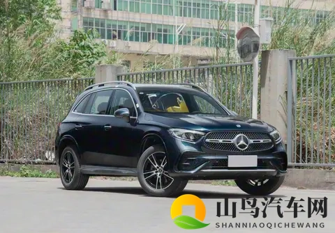 奔驰GLC 260 vs 奔驰GLC 300怎么选？预算卡40万的人必须看这篇！-2