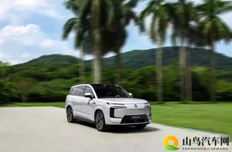 《灯》陈丽佳写真:相约中国：光影艺术跨界汽车，摄影大师陈丽佳作品引关注-1