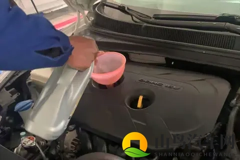 1年只行驶2000公里，可以2年换一次机油吗？修理工告诉你答案！-2