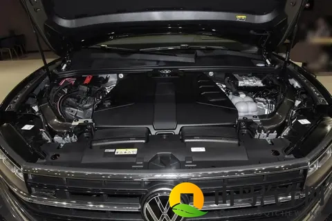 纯进口的中大型SUV，配20T发动机+空气悬挂，25款大众途锐能买？-2