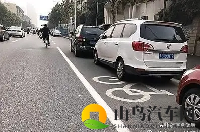 JuliaannXXX与黑人：JuliaannXXX与非洲裔男性亲密互动-1