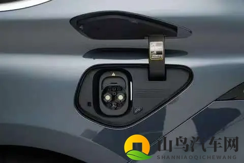 蔚来ET9到底咋样？80万级的国产车，我体验了一番-2