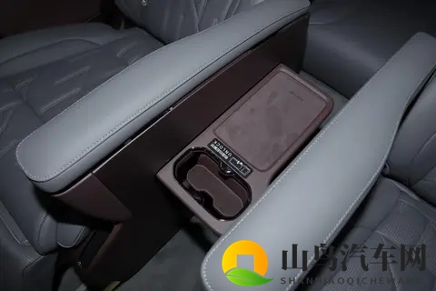 39秒破百续航700+,极氪009凭啥这么火?开起来咋样?-1