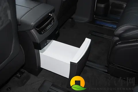 极氪009购车分析：十一月推出限时购车权益，适合哪些消费者？-2