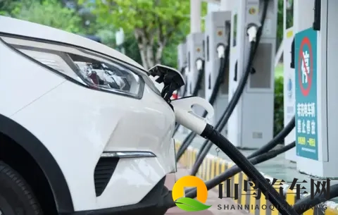 10月新能源汽车销量首超燃油车！这些变化你一定要知道-2