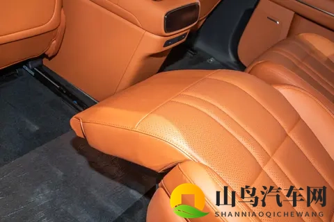 破局者之姿：深蓝S09，7个行李箱塞不满，“移动智慧空间”不虚传-3