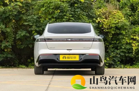 奕派科技eπ007+到店实拍：11月10日正式上市，预售1499万元起-3