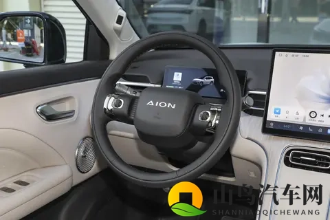 埃安 AION i60,广汽又出一款家用车,细节都考虑了,适合家里用-1