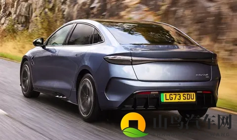 比亚迪前三季度累计销量326万辆-2