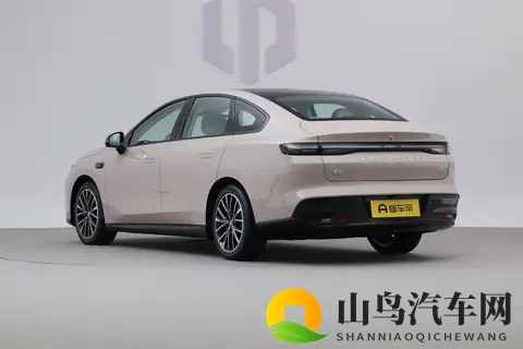 续航不虚标,配置丰富,零跑B01到底怎么样?-1