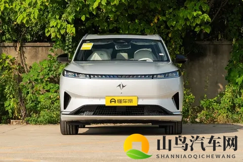 东风eπ008五座版：设计大气、空间宽敞、配置丰富，值得一看-1