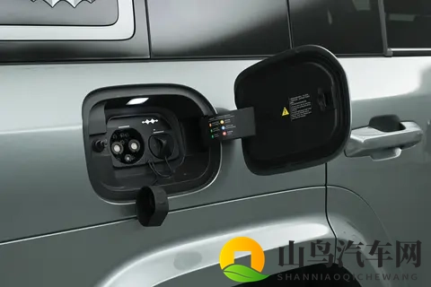 方程豹钛 7：20 万级 SUV 新选择，硬派颜值 + 智能内核竟能两全？-2