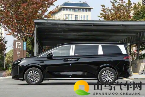 官方降价43万元2026款比亚迪夏相比老款是否有提升-2