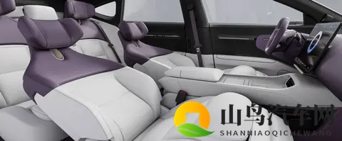 拥有增程、纯电两种动力形式 2026款阿维塔12足够全能-3