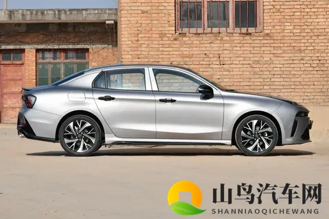 1038万起就能拿下！第三代领克 03 到底值不值得买？跟你唠透-2