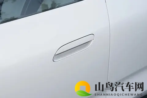 长安启源A06:高配预售1599万,无边框车门+激光雷达-3