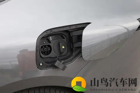 阿维塔 12 四激光版：30 万级豪华车，把钱花在用户每天用得到的地方-1