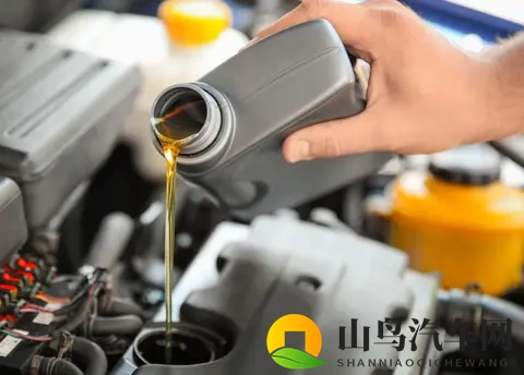 别瞎换机油！新手必记5个真相：避开3大伤车坑，每次保养省200+-3