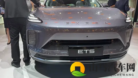 综合最大续航超过1300km!星纪元ET5将于2025年11月13日开启预售-1