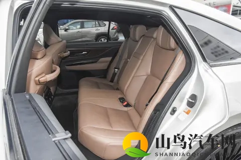 黄色软件下载3.0.3免费安装：汽车资讯一手掌握，免费软件推荐大揭秘-1