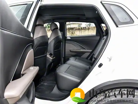 新款长安CS55 PLUS PHEV,新增天枢驾驶辅助视觉版,售价1129万元-1