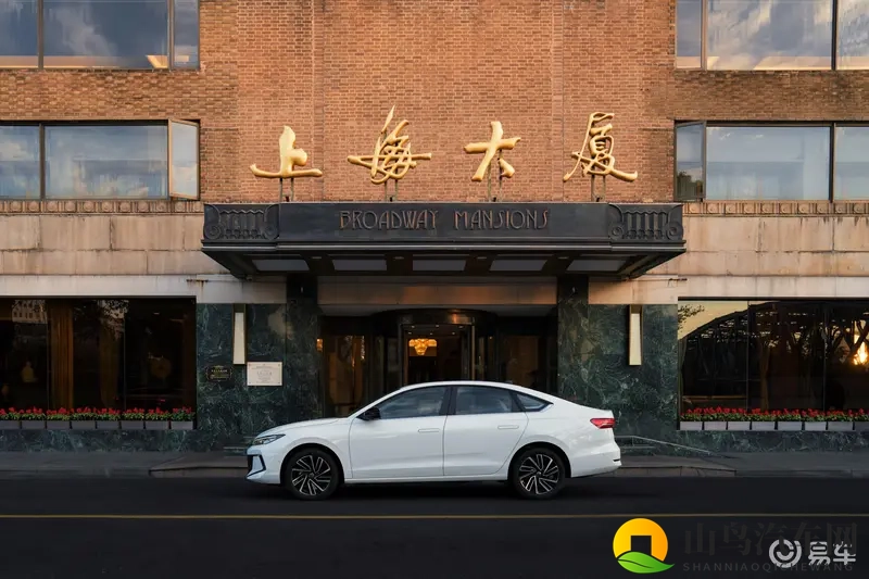 650万用户选出的“国民家轿”,朗逸升级进入Pro时代-1