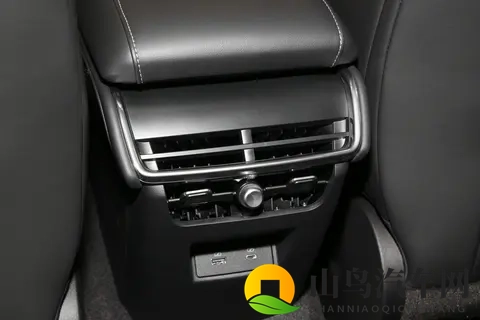 17万级合资B级车,20T+8AT,蒙迪欧适合家用吗?-3