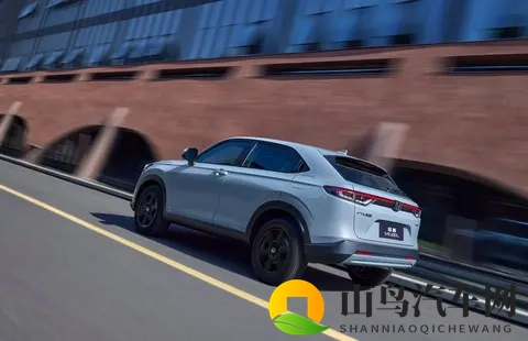 最低898万元起！三款热门新车同日上市 谁会成为爆款？-1