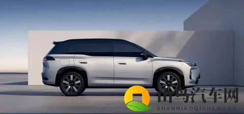 广汽带来一“猛货”，外观霸气，增程纯电皆可选，预售1198万起-1